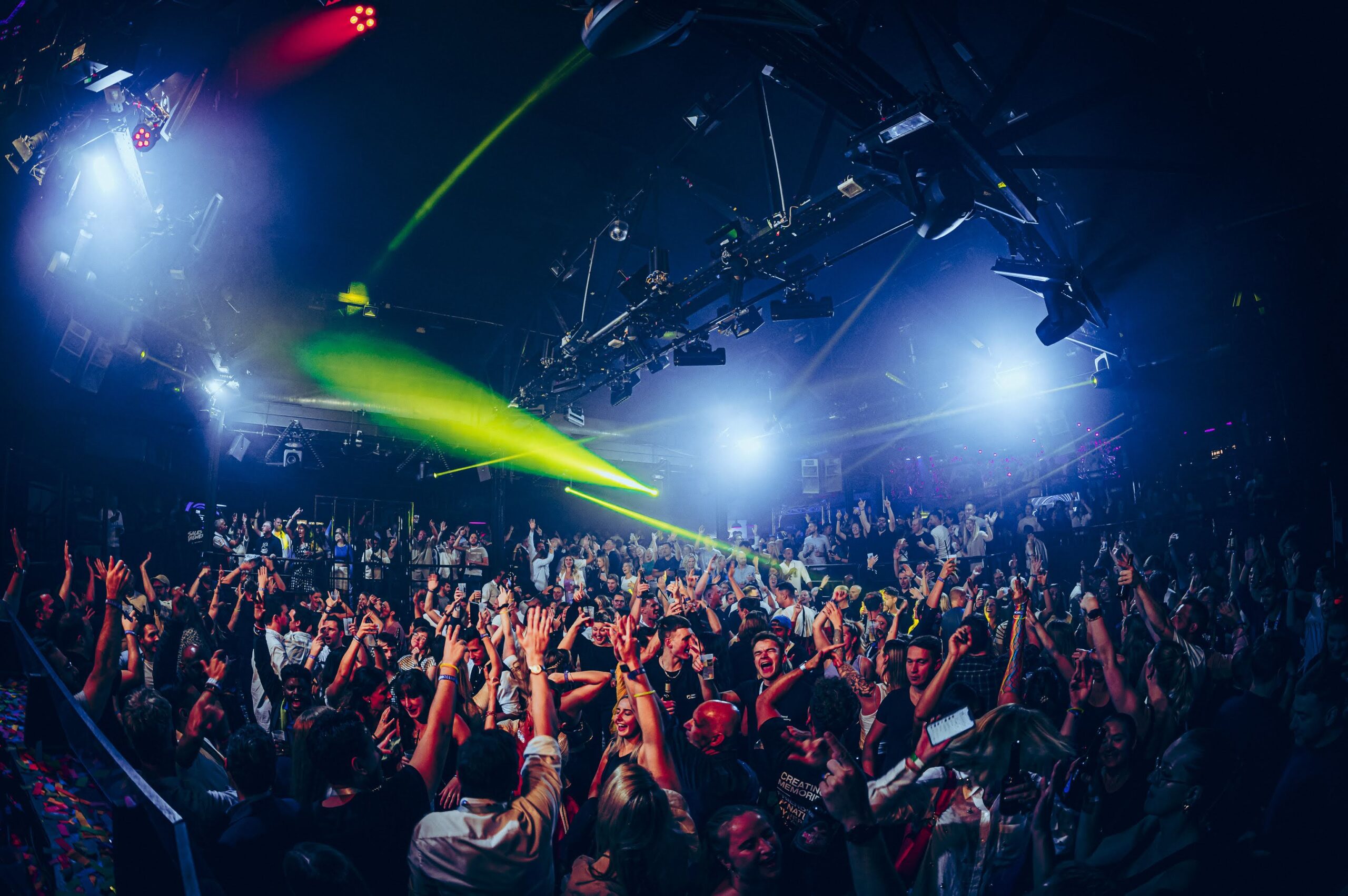 Beyond Illusions Atmosphäre