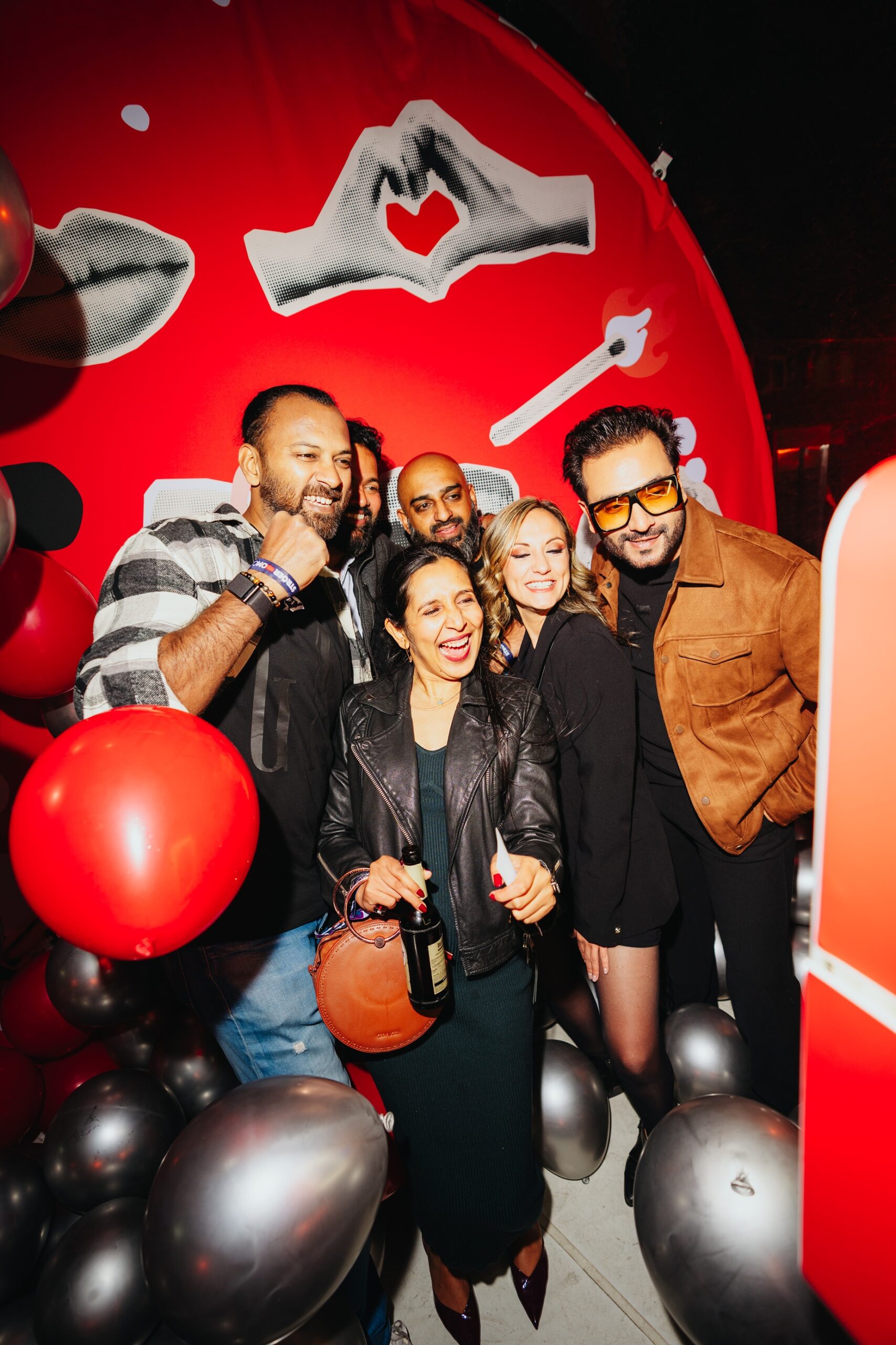 Never Grow Old Atmosphäre